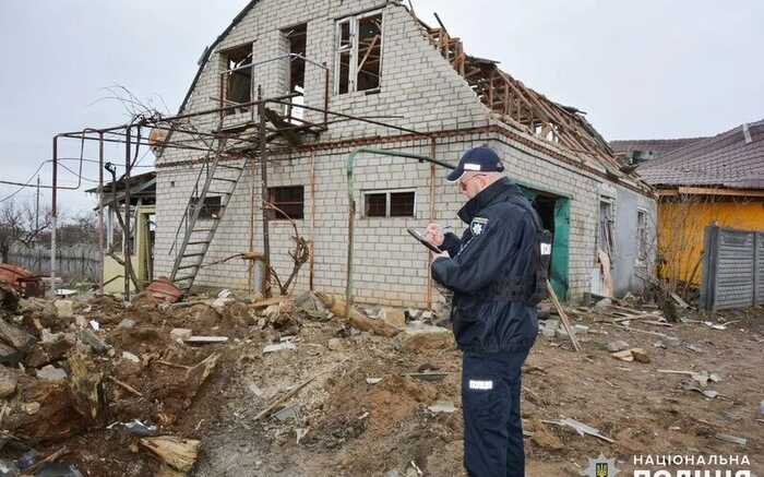 Росіяни дроном поцілили по приватному будинку на Миколаївщині: поранено подружжя, чоловік у важкому стані