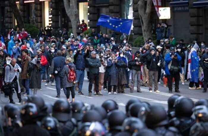 У Тбілісі силовики знову розганяють учасників протесту